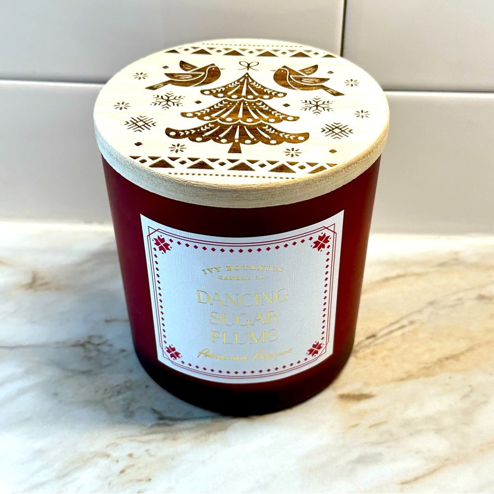 Ivy Botanics Candle Co. Christmas Scented Jar Candle Dancing Sugar Plums NEW